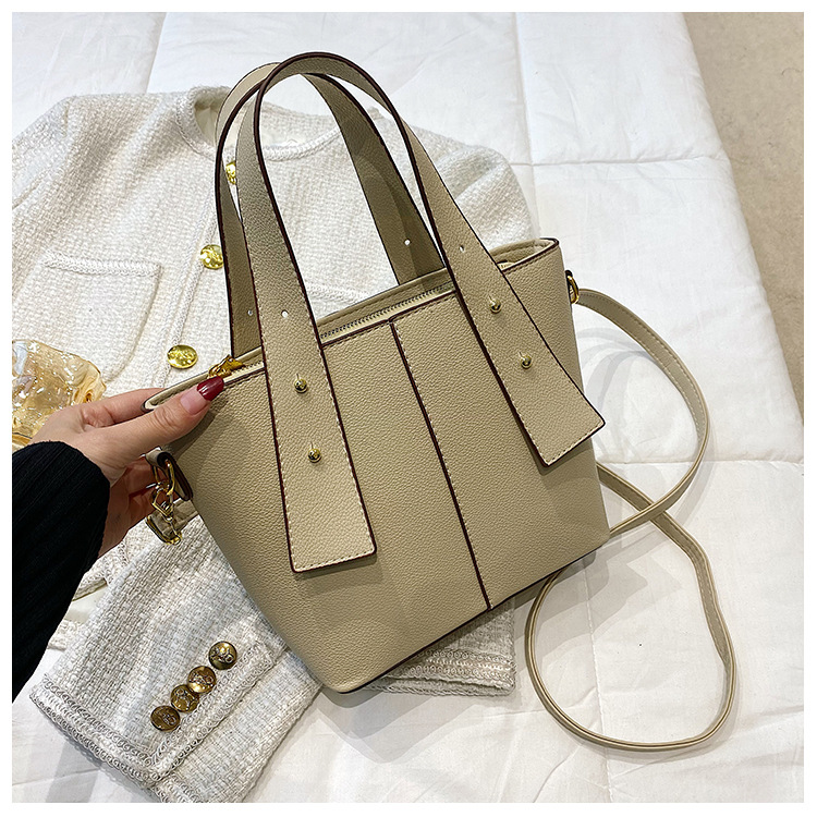 PU Fashionable Handheld Tote Bag With Large Capacity 2023 New High End And Small Mom's One Shoulder Crossbody Small Square Bag_voghion.com