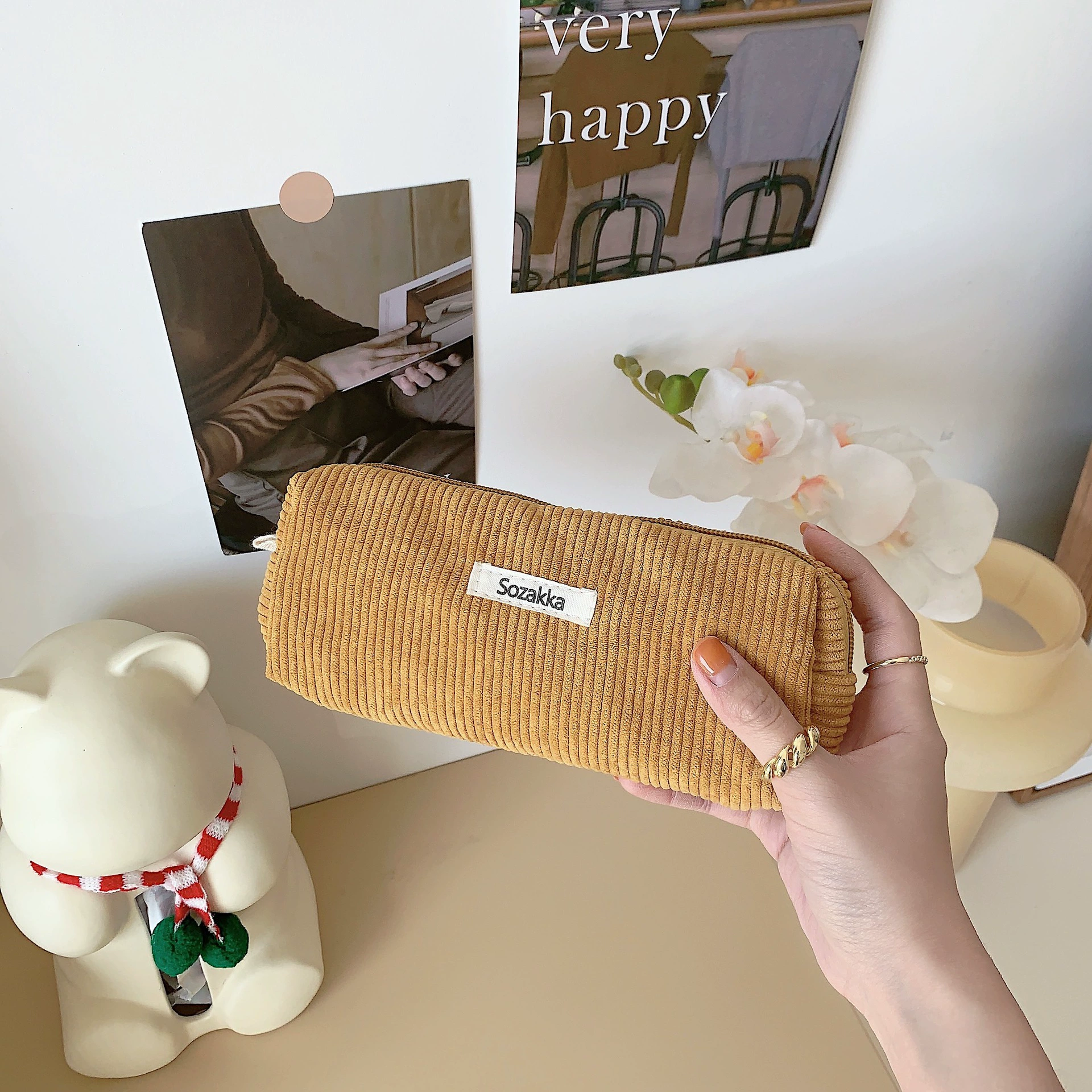 Retro coloured pencils, pencil case, storage bag for elementary school students