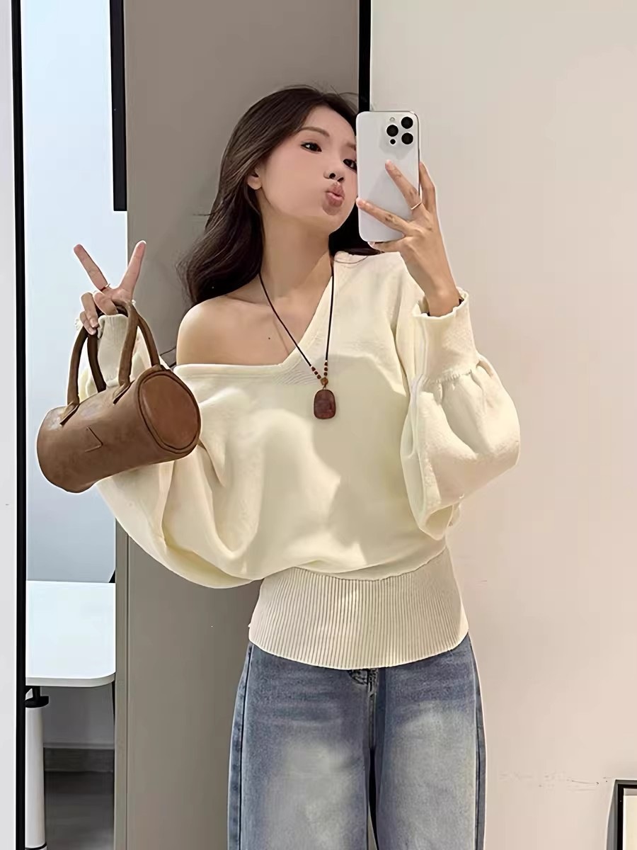 여성 브이넥 허리끈 가오리핏 긴팔 니트 봄 가을 데일리룩