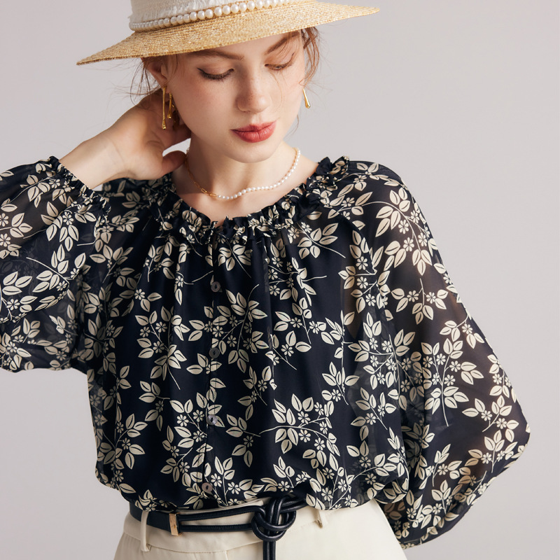 크루넥 버튼-흑백 꽃