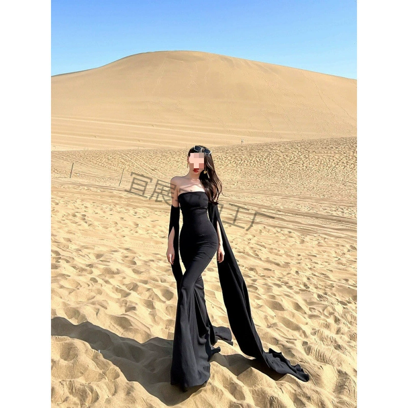 设计氛围感沙漠度假风抹胸连衣裙女黑色拖地礼服裙轻奢小众长裙