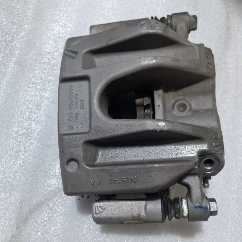 Suitable for Ideal L7 L8 L9 Brake Cylinder Brake Caliper X01-35010004 X01-35020008