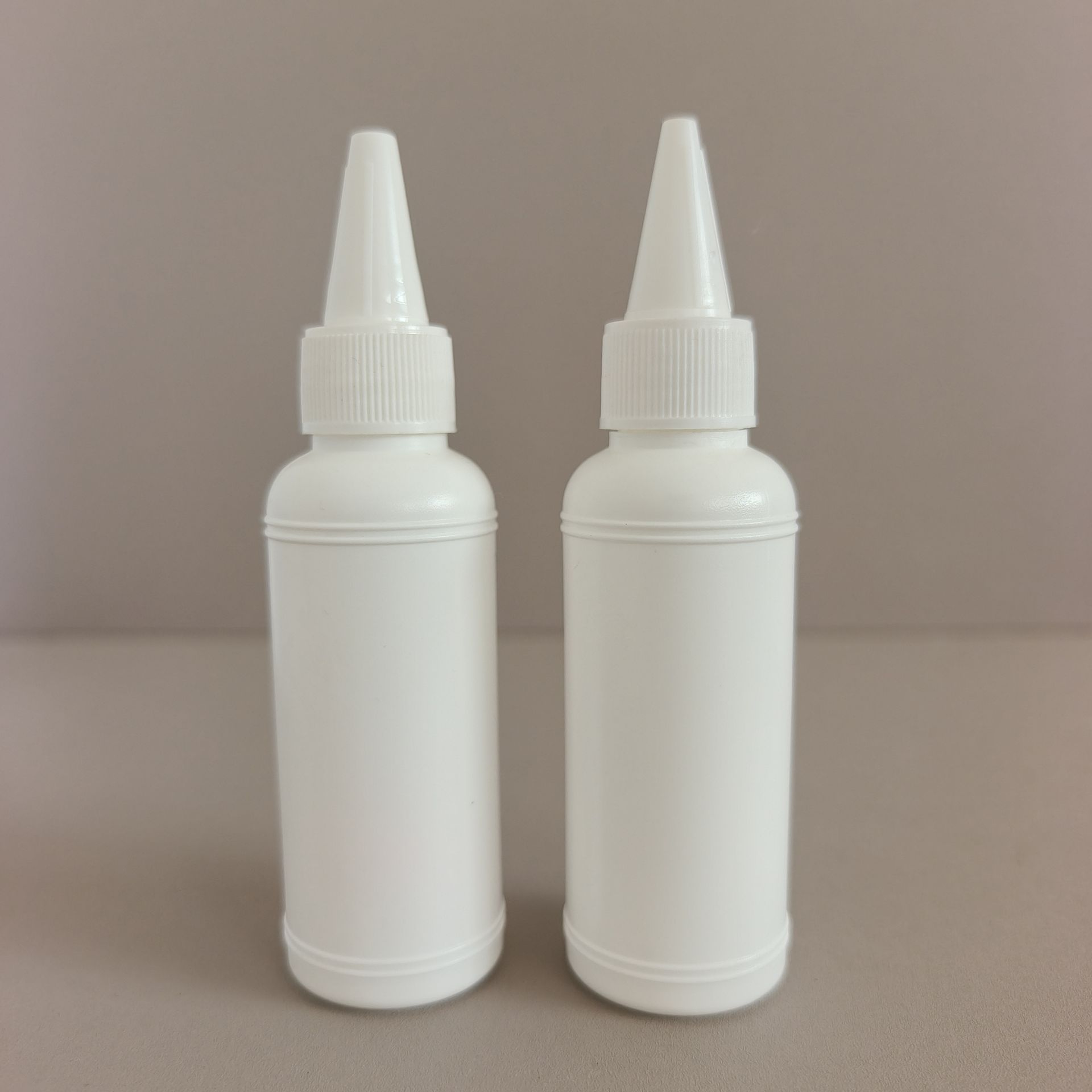 50ml尖嘴瓶hdpe挤压白色分装瓶子 点胶瓶 圆肩空瓶子现货量大优惠