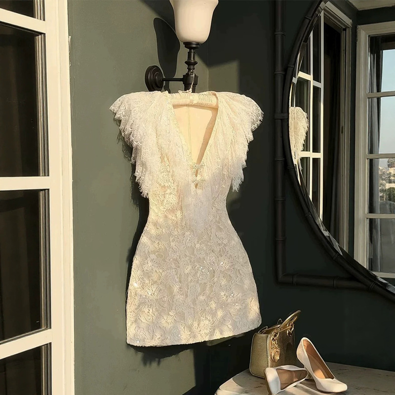 Light Luxury Niche Design Dress That Won'T Clash with Others, 2026 Design-Inspired V-Neck Lace Patchwork Dress for Important Occasions