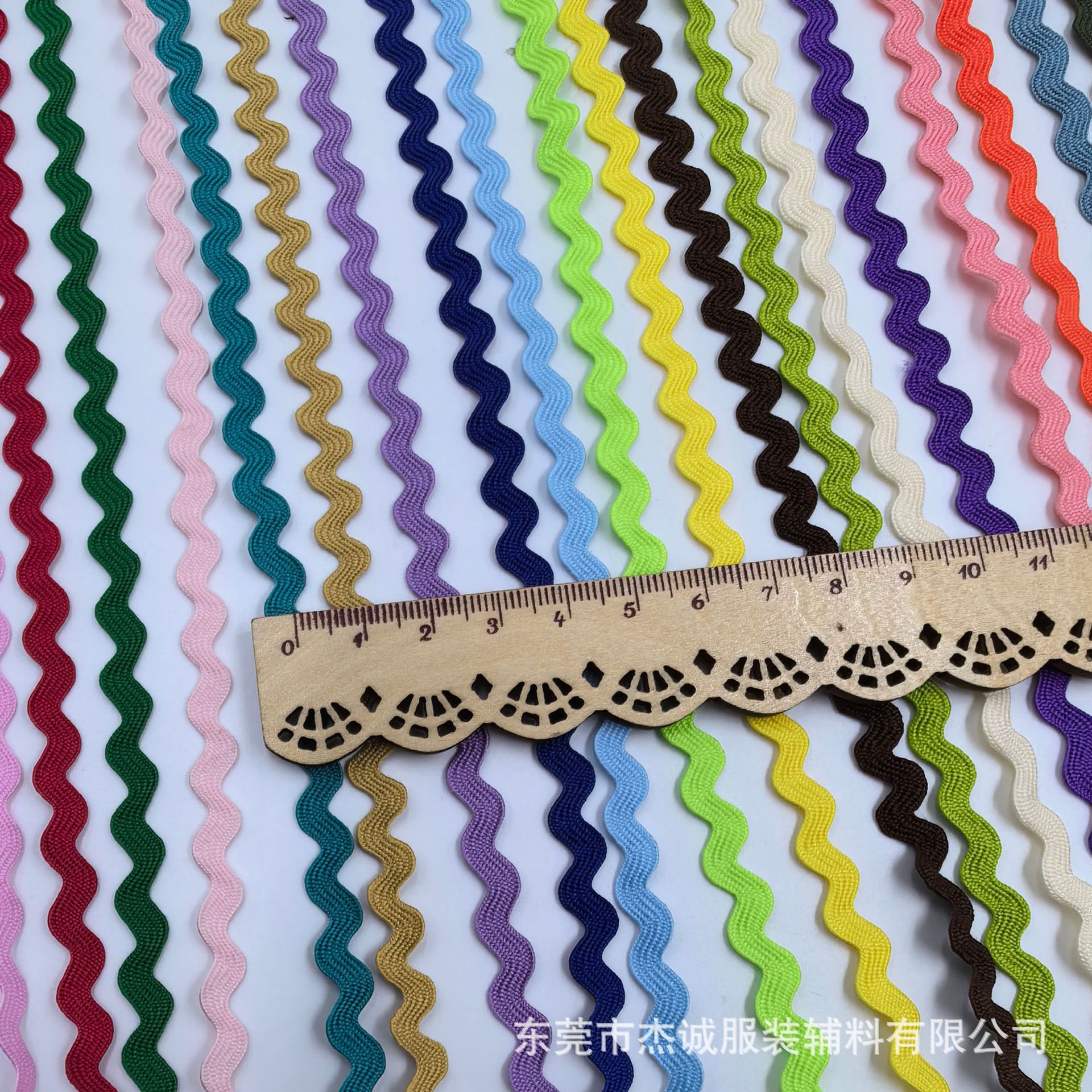 Venta directa de fábrica 5MM poliéster color curvado cinturón de borde, equipaje, zapatos, sombreros, accesorios de juguete, cinturón de onda de encaje en forma de S