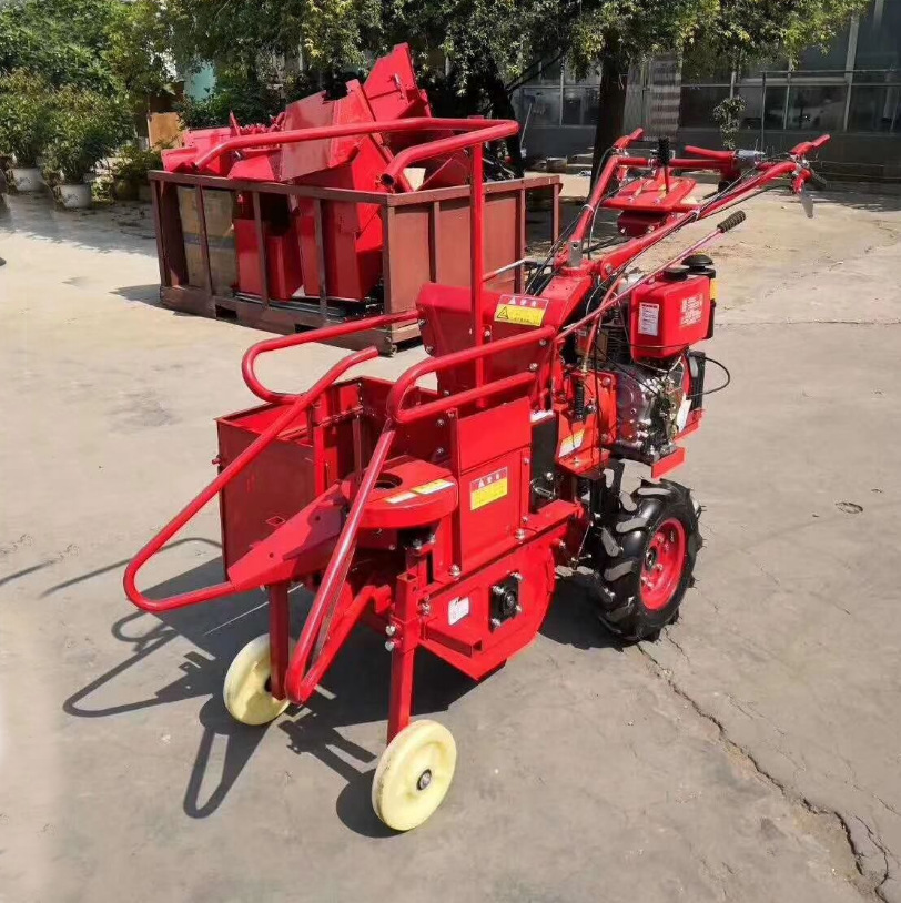 大马力手扶自走式玉米收获机 单垄收棒子机 小型单行玉米收割机