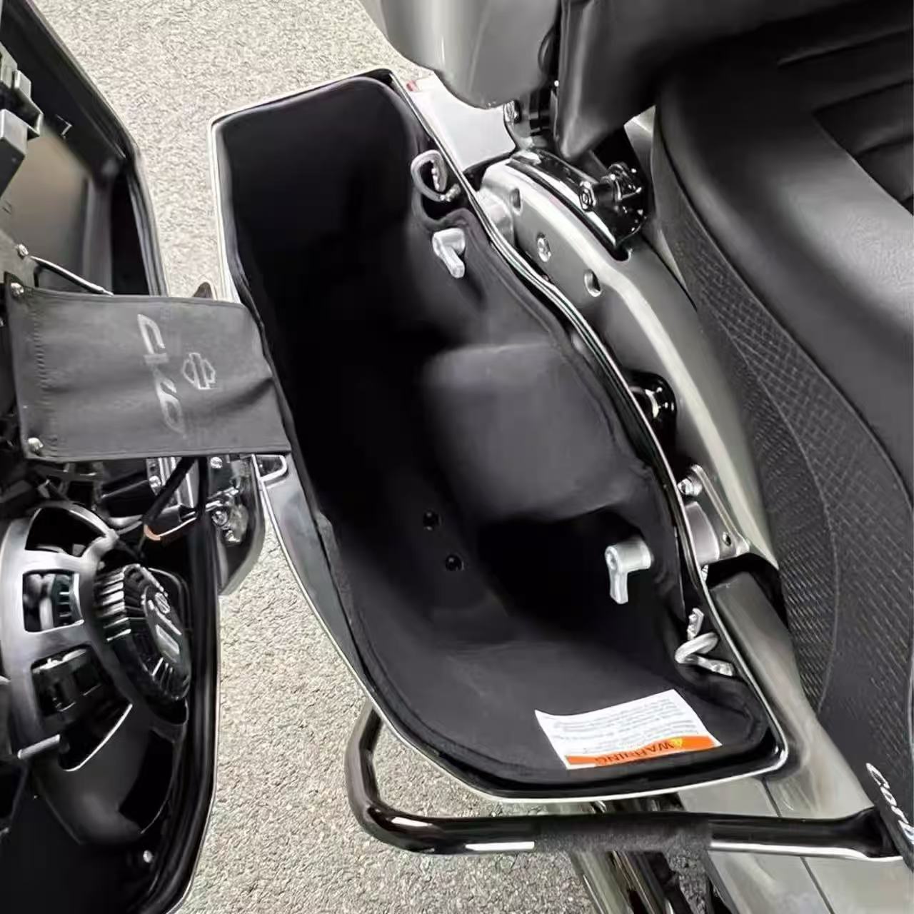 Suitable for Harley Cvo121 Road Street Cruising Motorcycle Accessories Side Box Liner Set Side Box Inner Padding