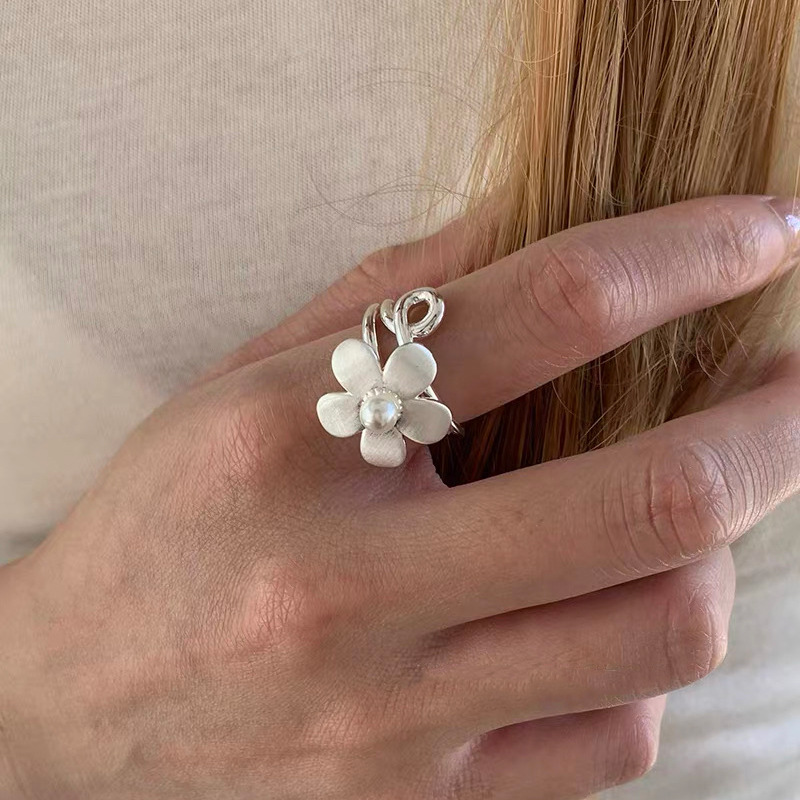 Ring pearl, flowered