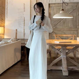 早春chic穿搭氛围感宽松长袖上衣显瘦慵懒松弛感高腰半身裙套装女