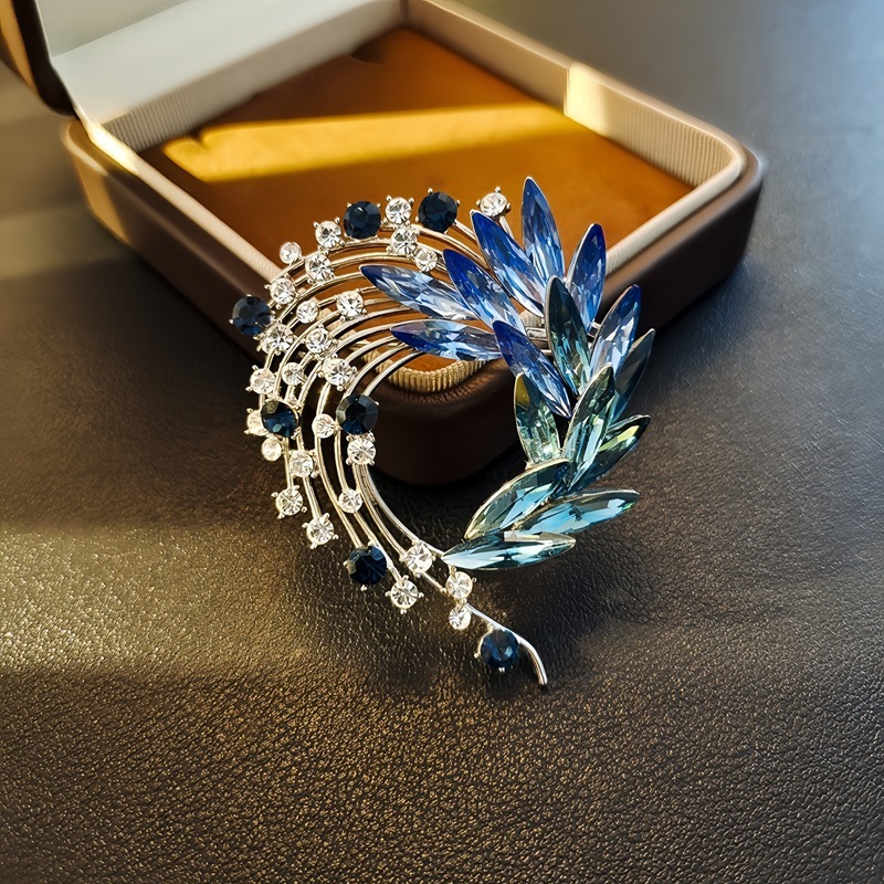 高级感奢华花朵胸针女欧美时尚新款水晶镶钻高档胸花大衣服装配饰|undefined