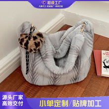 跨境2026秋季新款高级感通勤时尚百搭休闲款单肩包大容量托特包