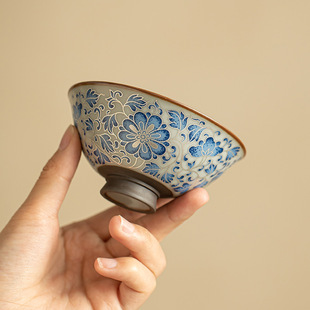 Antique blue and white ceramic teacup master cup single cup teacup tea bowl kung fu tea set silver cup wrapped in Zhilian cup tea set