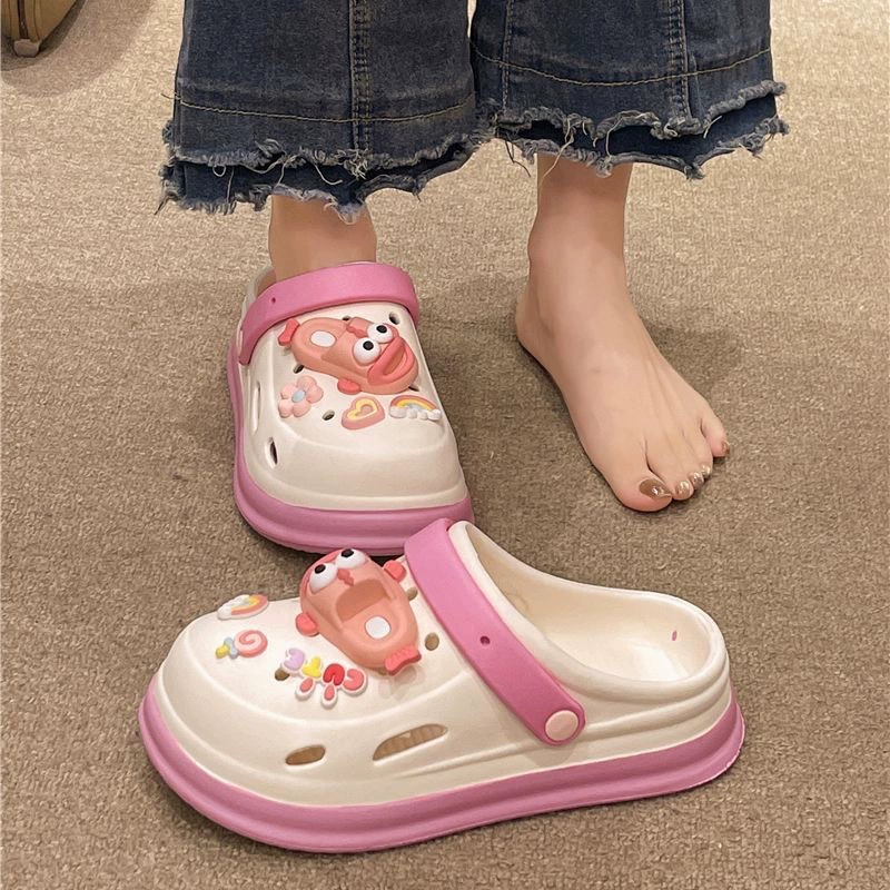 Милые туфли с рисунком крокодила, женская верхняя одежда, новинка 2025 года, летние студенческие сандалии Baotou, пляжные тапочки на толстой подошве