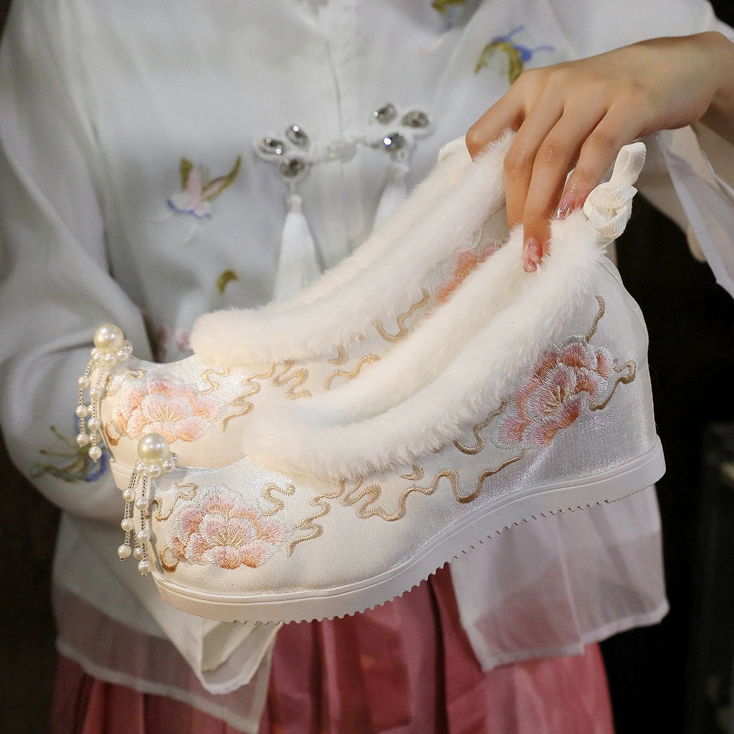 Yunbailian 2023 Новая зимняя обувь ханьфу в старинном стиле на флисовой подкладке Тяжелая обувь Dengyun с вышивкой хлопковая обувь для женщин