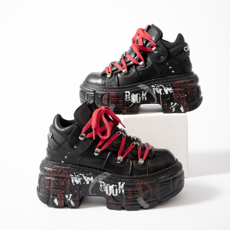 2025新款喑黑老爹鞋厚底外贸跨境女鞋重金属个性哥特风朋克靴子女