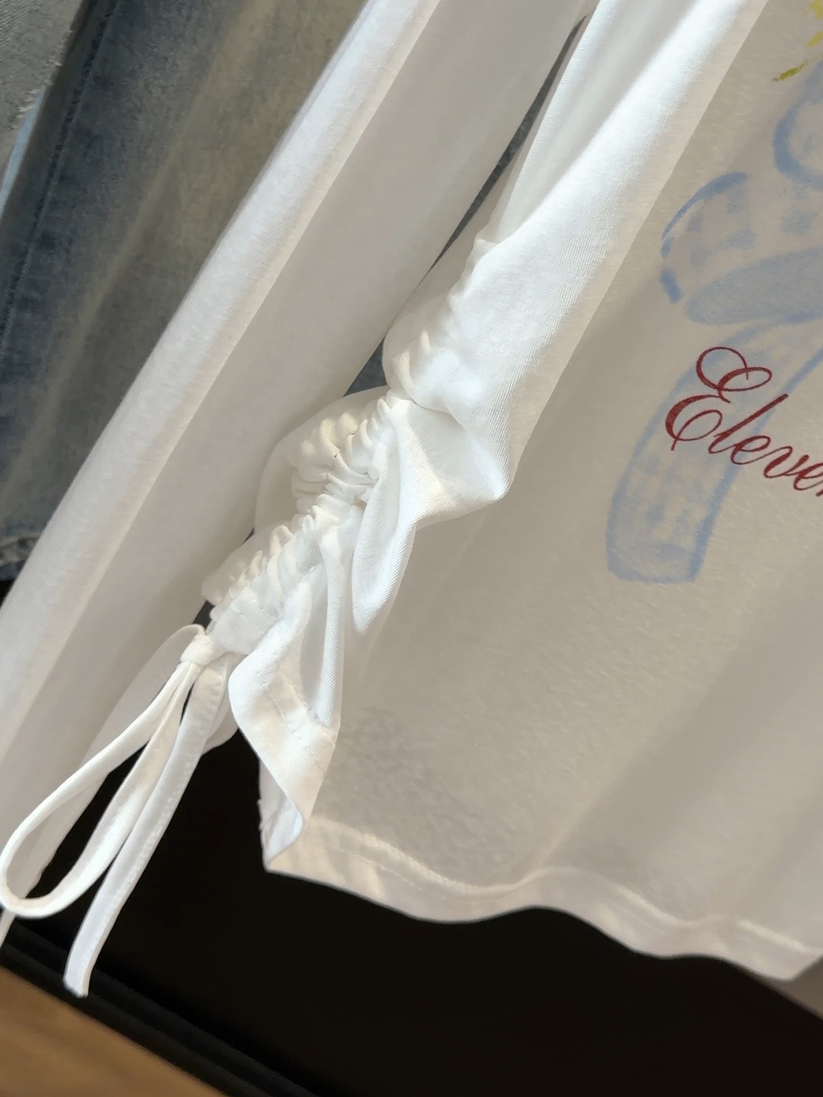 Women's White Off-Shoulder Long Sleeve Sun Protection T-Shirt Summer Loose Fit Drawstring Floral Print Cover-Up Top_ecoleips.com