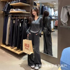 もち米のスーツの2つのセットのレジャーのスポーツのスーツの偽の2つの長袖の上着の女性の秋の高腰のズボンのワイドパンツ