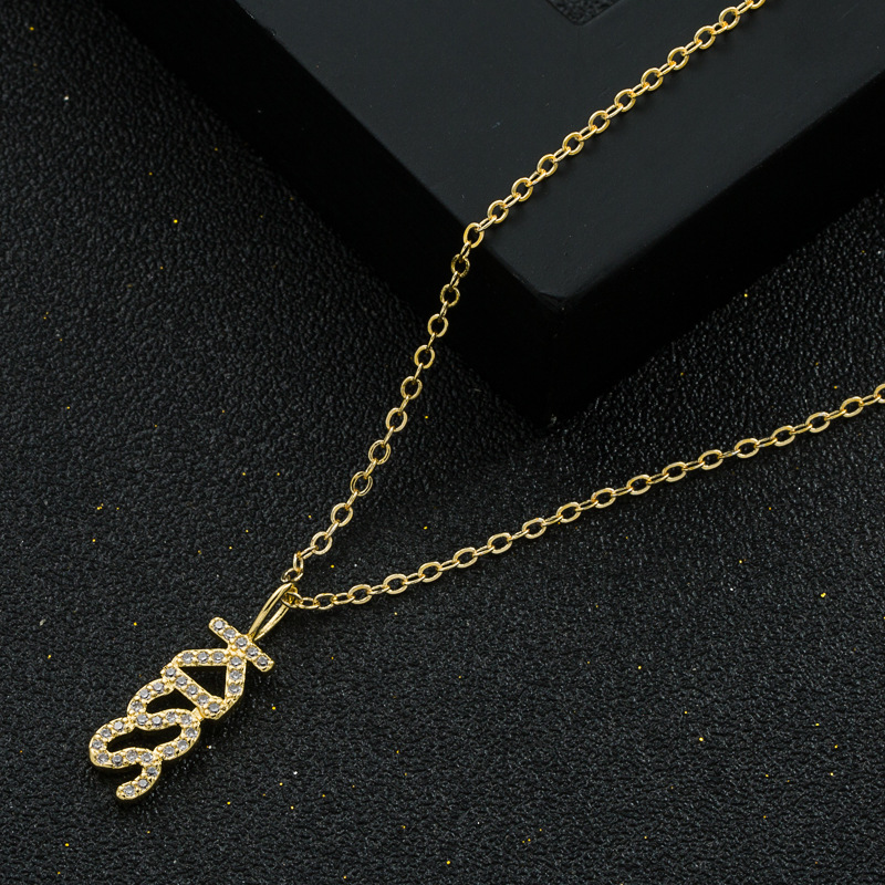 Fashion Letter Copper Inlaid Zircon Real Gold Electroplating Necklace Mother's Day Gift display picture 3