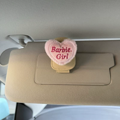 Barbie Heart-Shaped Car Glasses Holder, Car Sunglasses Clip, Sunglasses Storage, Sun Visor Glasses Placement Rack with Magnetic Attachment (Car Glasses Clip/Bill Clip) - barbie-heart-shaped-eyeglass-clip-beige-single