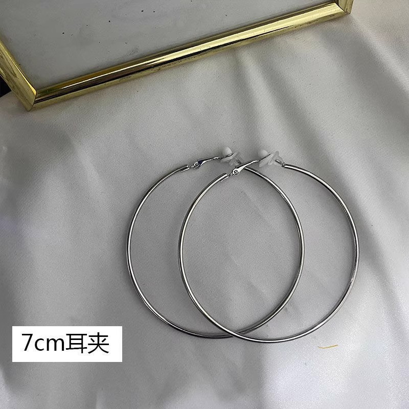 Pendientes de aleación Pendientes de alta calidad de perlas para mujer Pendientes exagerados de temperamento de lujo ligero coreano Pendientes largos con borlas al por mayor