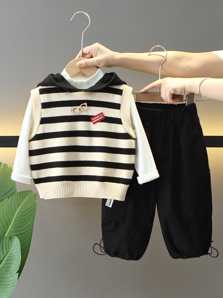 6160 traje de otoño para niños 2024 nuevo chaleco con capucha de estilo occidental para niños coreanos de tres piezas image 2