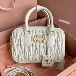 ���ҏ�ԪӢͬ���ް���ʿ�D���g����Ƥ�����С�����μ�б��Ů��