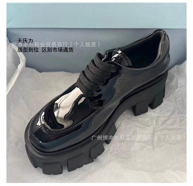 厚底レザーの英国風PメリージェーンMIUゴールドコインシューズ、レディースラウンドトゥレザーシューズ、レディースシングルシューズ