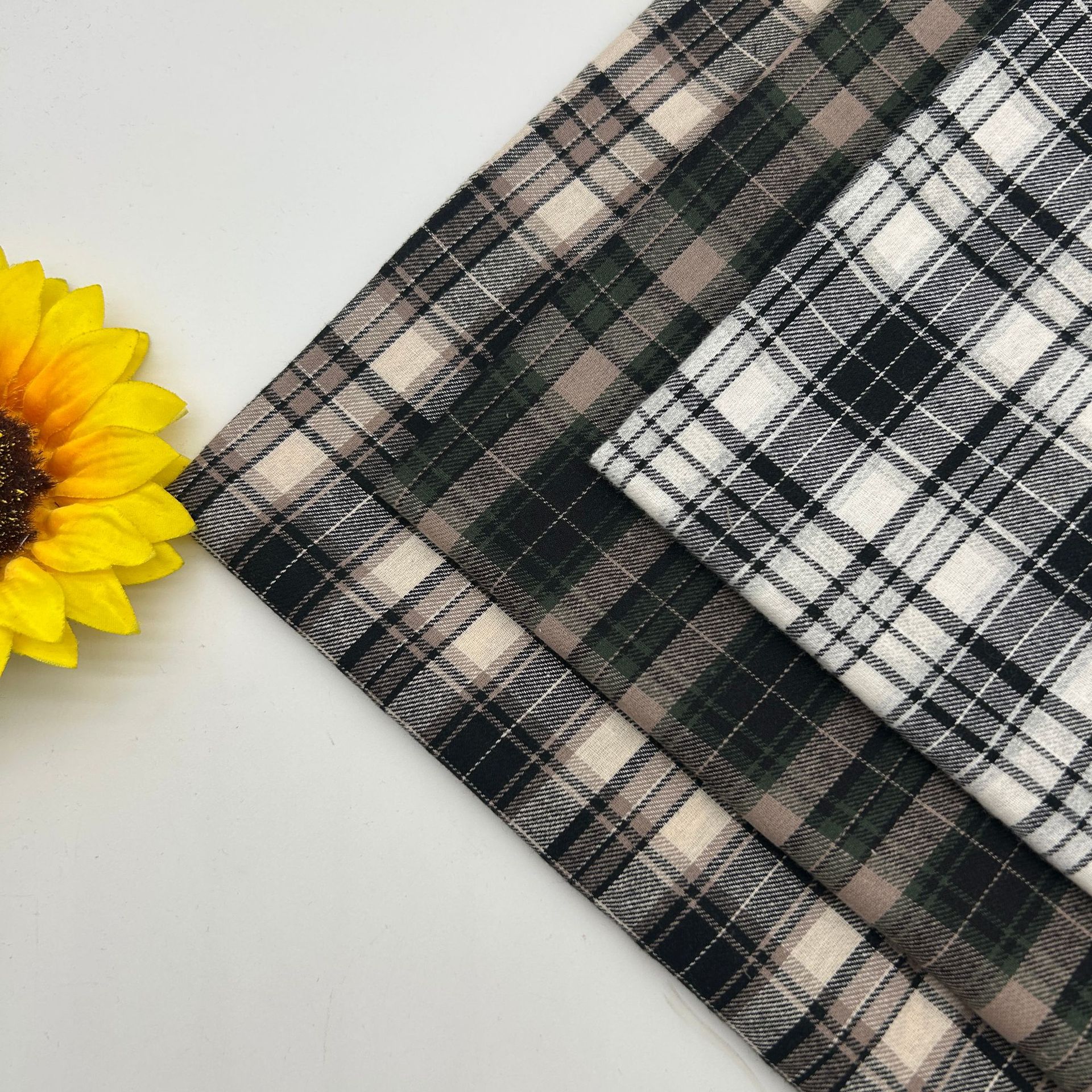 新款色织磨毛棉布衬衫连衣裙格子布料秋冬上新韩系现货