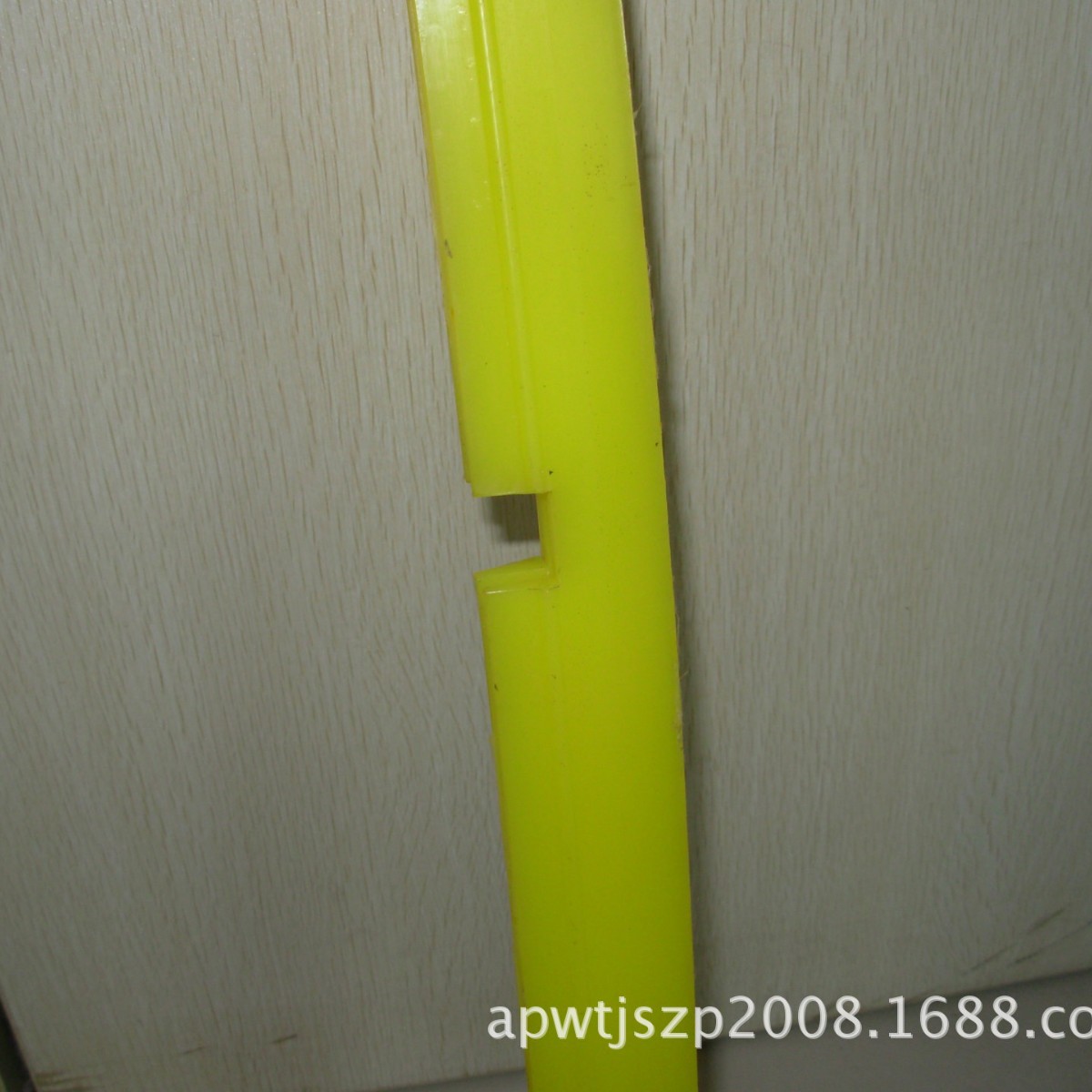 生产橡胶卡条、丁晴橡胶振动筛机卡条、减震胶条、振动筛密封条