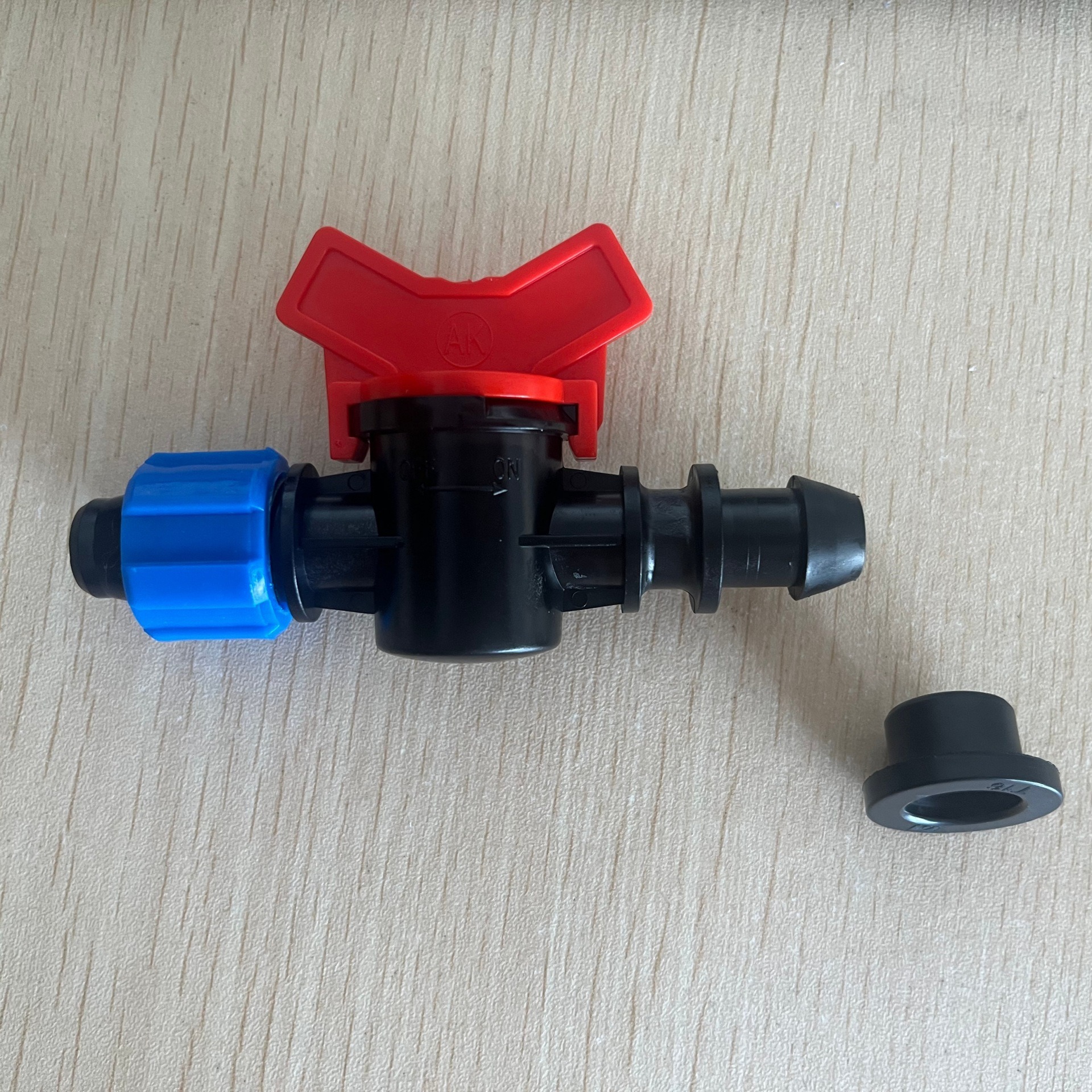 16PE tubo de bloqueo válvula de derivación con T-clip mango rojo agujero de perforación 16mm interruptor de riego por goteo micro spray accesorios de tubería dura