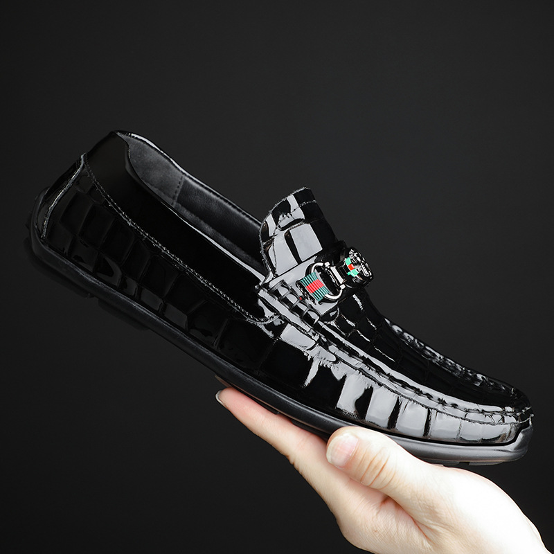 Nueva capa superior de piel de vaca de los hombres guisantes zapatos de charol mocasines casuales de moda Zapatos de los hombres europeos zapatos de cuero suave