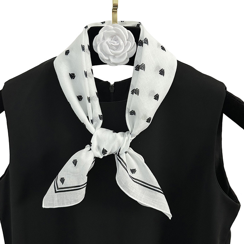 Una toalla de seda de algodón cuello pequeña toalla cuadrada de alta calidad nueva toalla de punto de onda universal correa de pelo protector de cuello pequeño chal