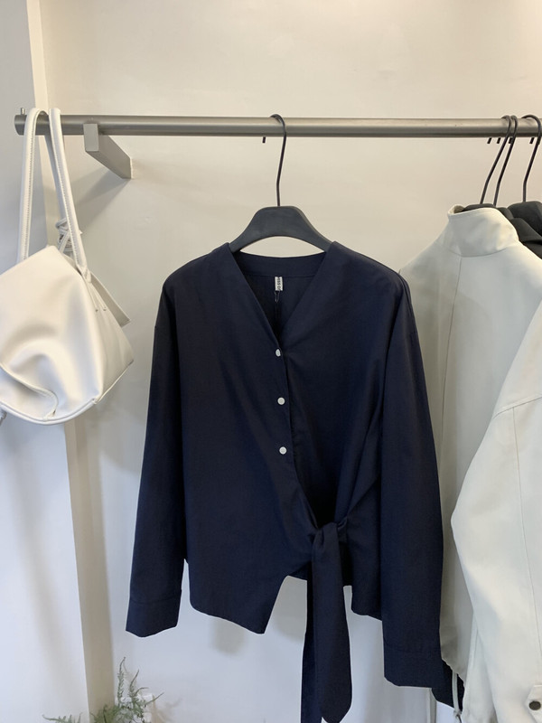 【MISS密思家正品店】极简气质V领排扣侧边系带衬衫女装W691|undefined