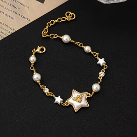 项链;耳环;手链