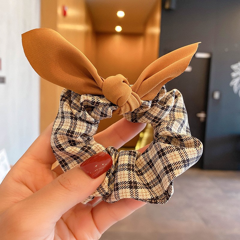 검은 격자 무늬