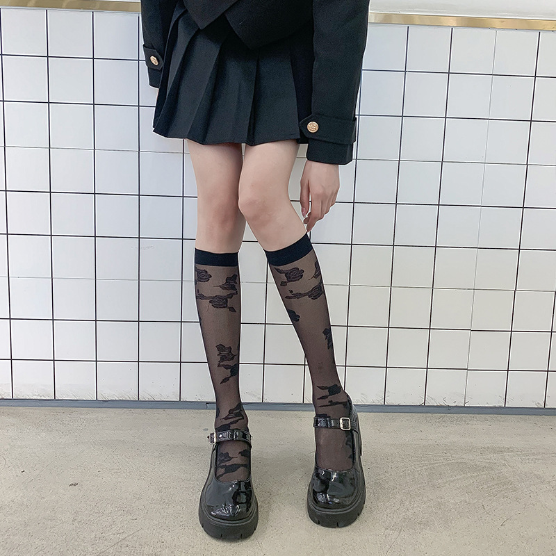 Mediados de la pantorrilla de las mujeres calcetines de becerro de Flores grandes en Blanco y Negro estilo universitario estudiante JK estilo delgado calcetines transparentes al por mayor