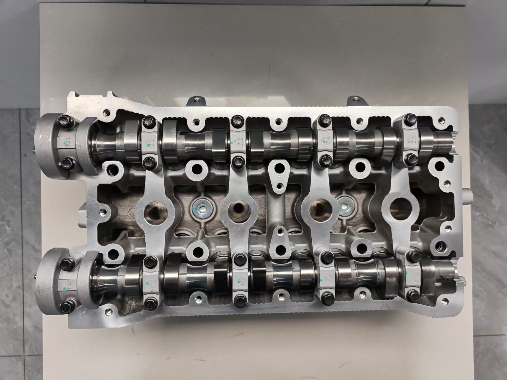 Engine cylinder head F16D3 is suitable for Chevrolet Aveo and other engine cylinder heads