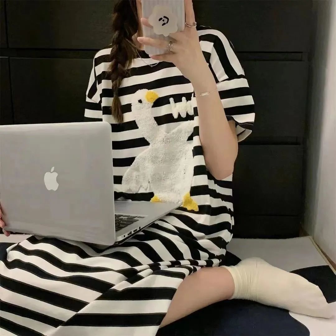 Corea del sur ins gran gansos blancos rayas pijamas mujeres 2024 nuevo verano de alta calidad sensación suelta pijamas de dibujos animados rojos