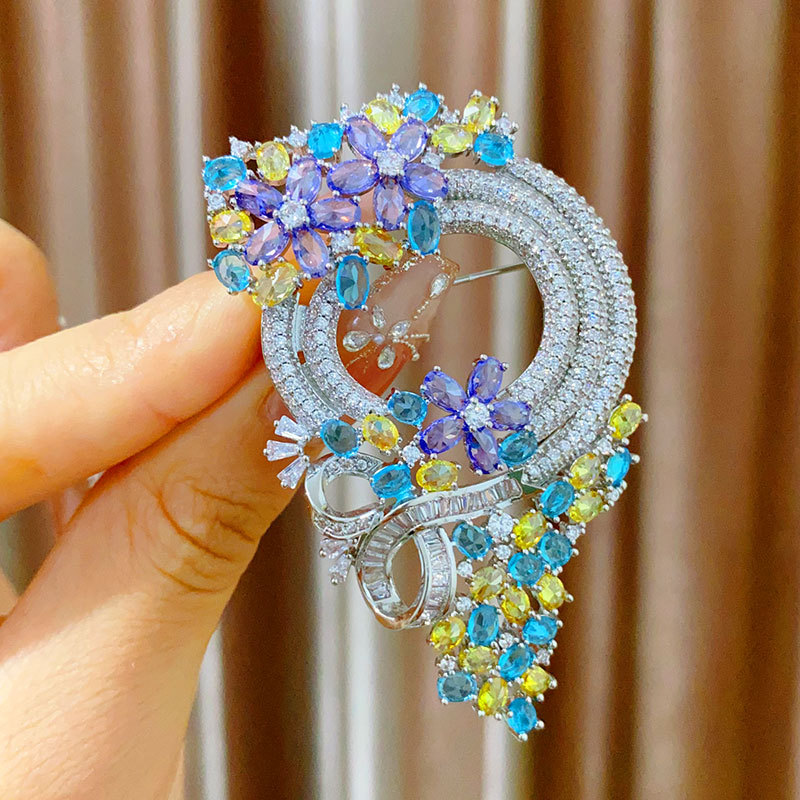 Jewelry Heavy Industry Full Zircon Flower Wreath Brooch Niche Design Elegant High-End Dress Suit Brooch Accessory