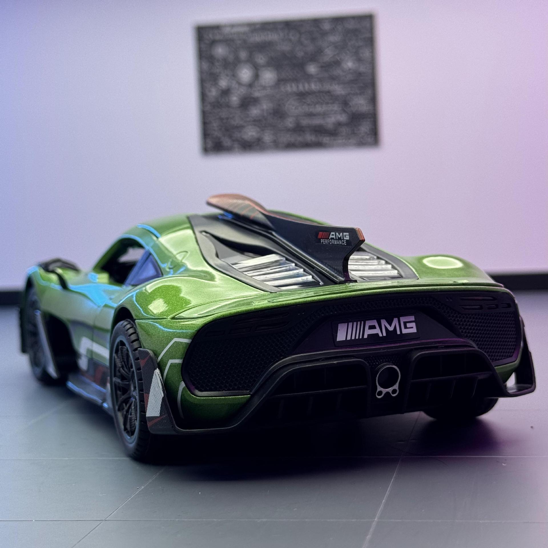 Modelo de coche de aleación Weili 1 a 24 Dachi ONE versión Red Pig coche deportivo con sonido y luz atrás coche de juguete decoración de modelo musical