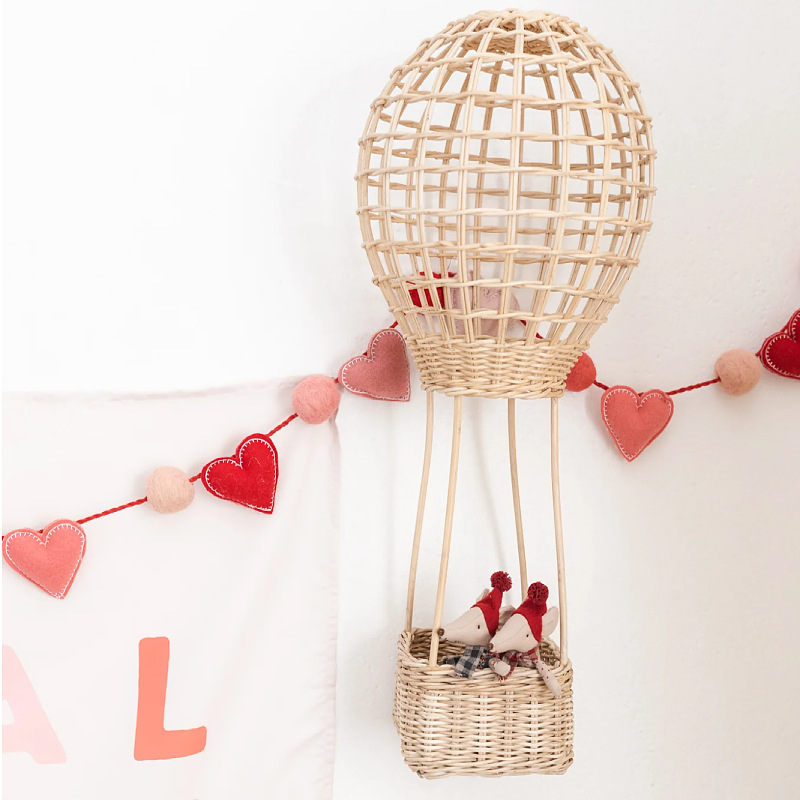 Viento pastoral tejido a mano día de San Valentín sala de niños tela de caña pared cesto de flores de globos calientes cesto decorativo