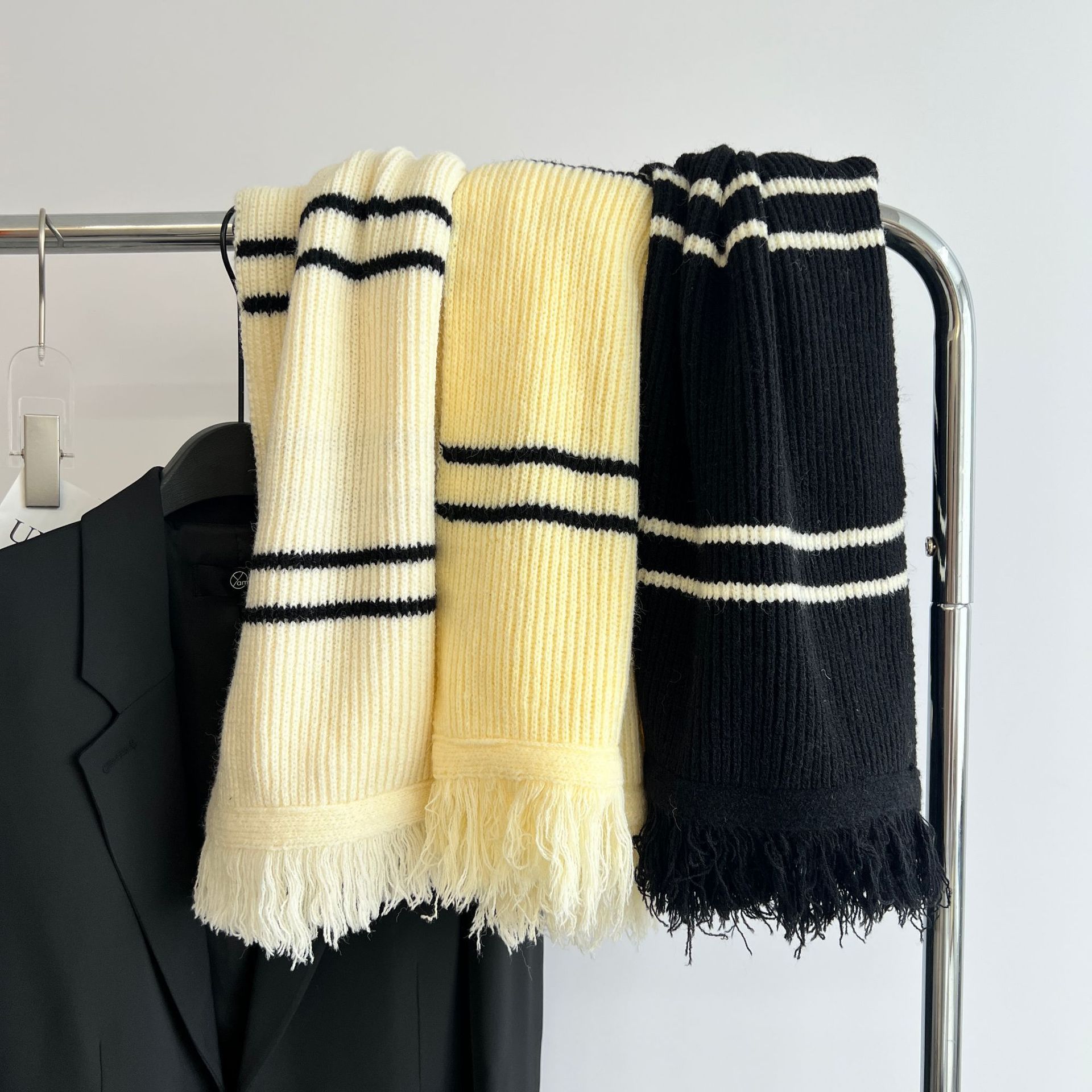 Women's Simple Style Color Block Stripe Knit Scarf display picture 3