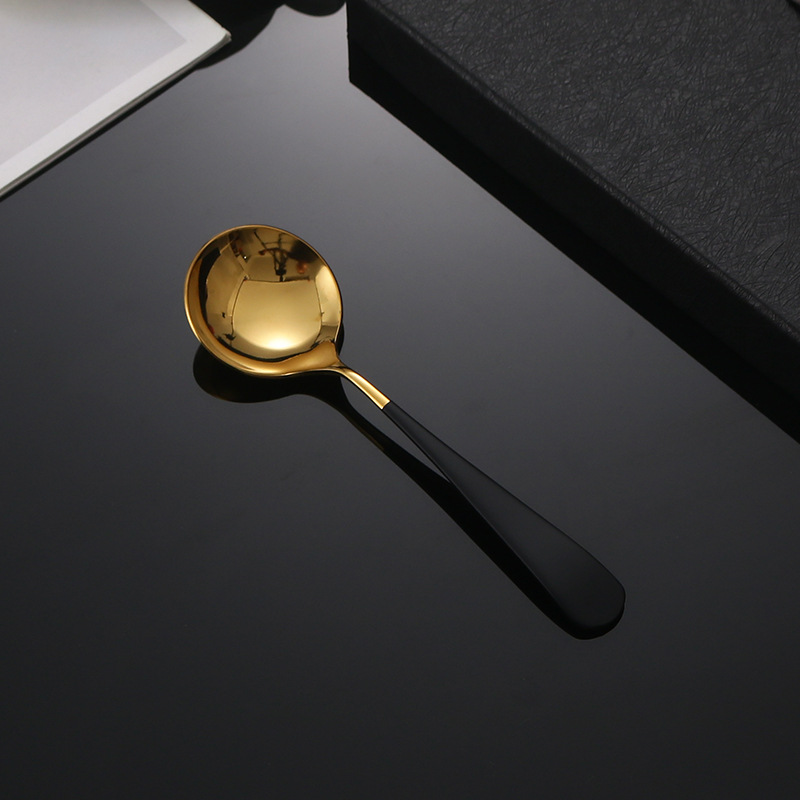 Internet celebridad cuchara-oro negro