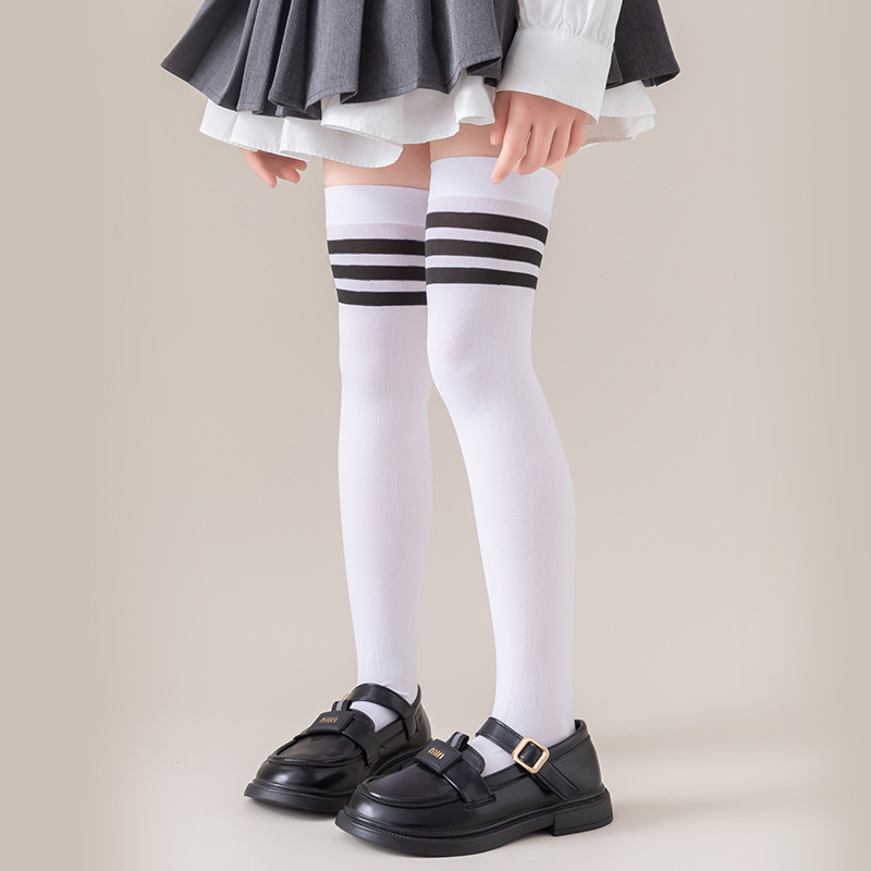 Black stripes on white background^