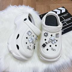 Eva sandals 2024 new model thick sole hole shoes for women summer outerwear anti-slip beach sand beach covered sandals for women