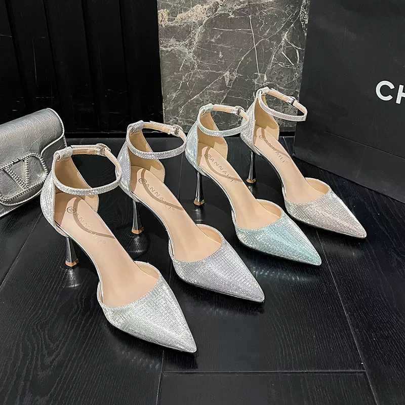 2024新款银色亮片中空包头凉鞋一字带女法式尖头细跟宴会礼服单鞋