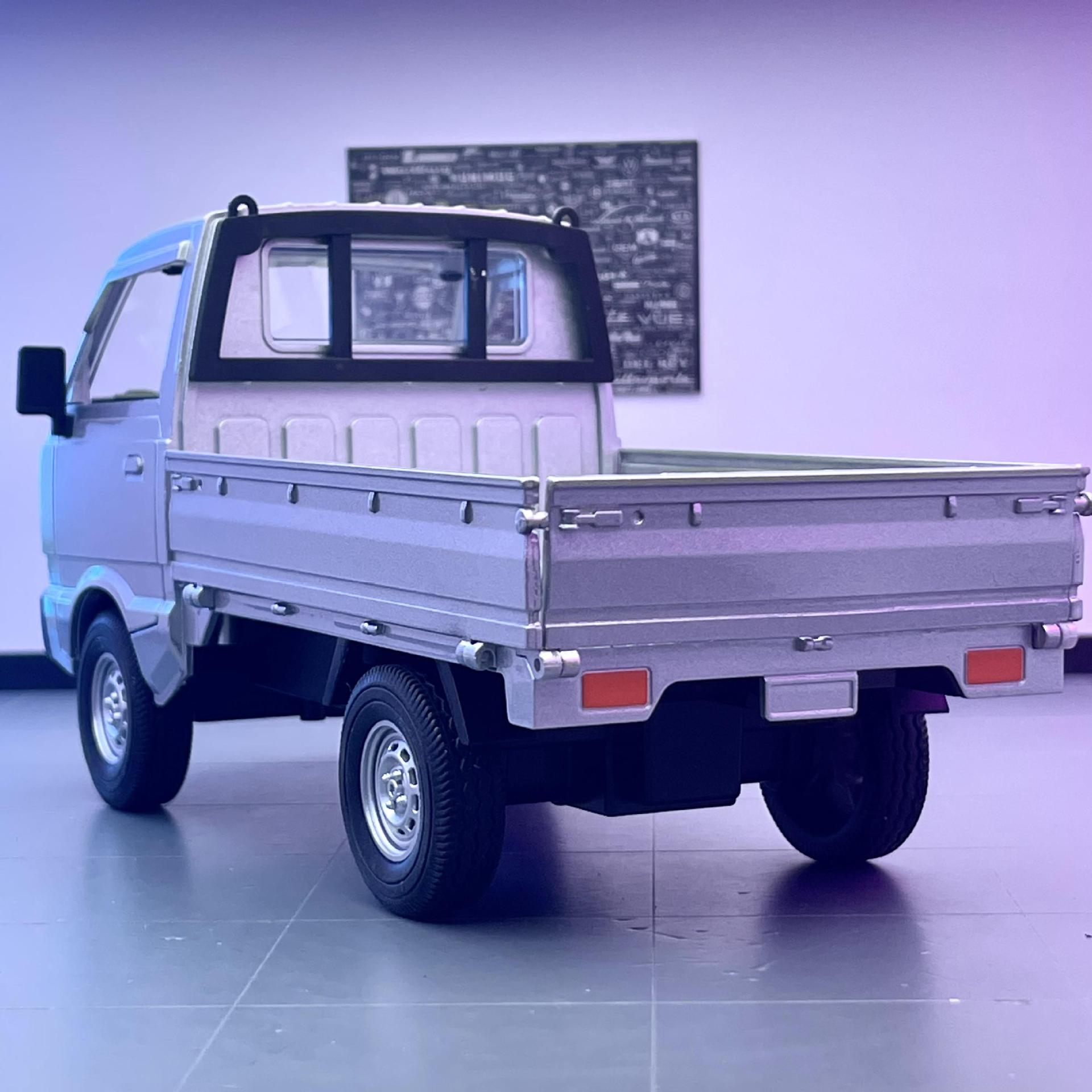 Modelo de coche de aleación Wanbao 1:24 pequeño camión plateado con retroceso de luz y sonido niño juguete modelo de coche adorno