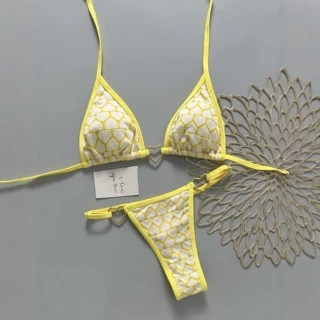 2025新款黄色心形金属扣比基尼分体泳衣女聚拢三角性感沙滩泳装