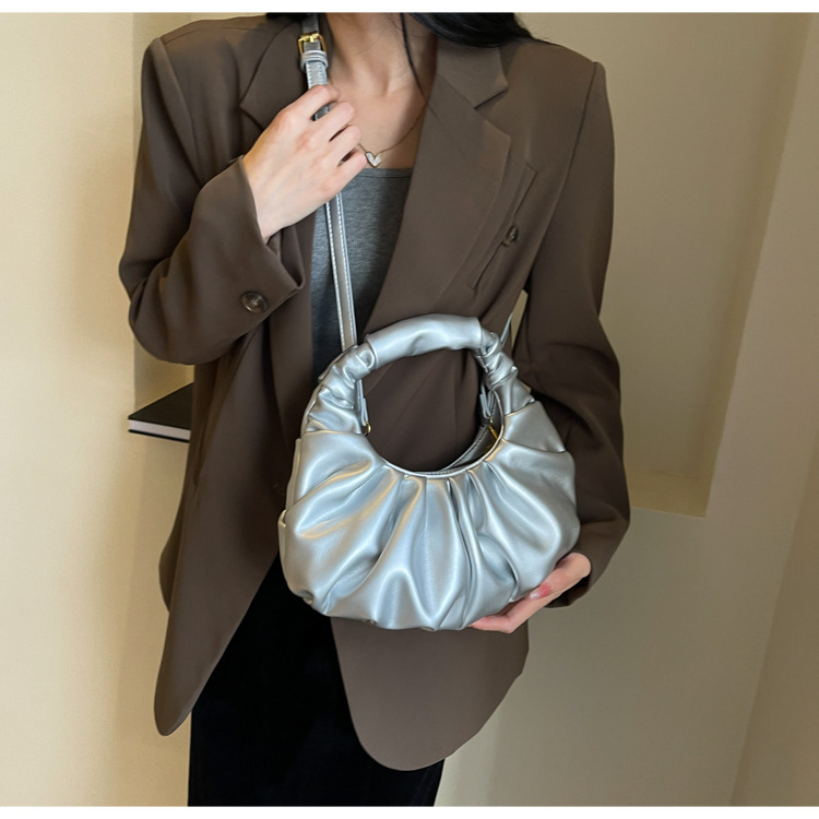 Cloud pleated for women in 2024, new underarm bag, single shoulder crossbody, niche texture, versatile, Korean version_voghion.com