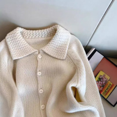 乳白色の襟付きシングルブレストニットジャケット レディース 秋冬2025新作 優しいゆったりスタイル 多用途セーターカーディガン
